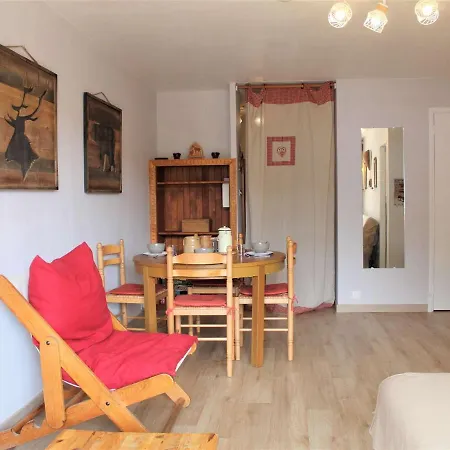 Montagne 30m² Avec Balcon Sud, 4 Couchages A 100m Des Pistes Et 10m Des Commerces - Fr-1-330b-199 *